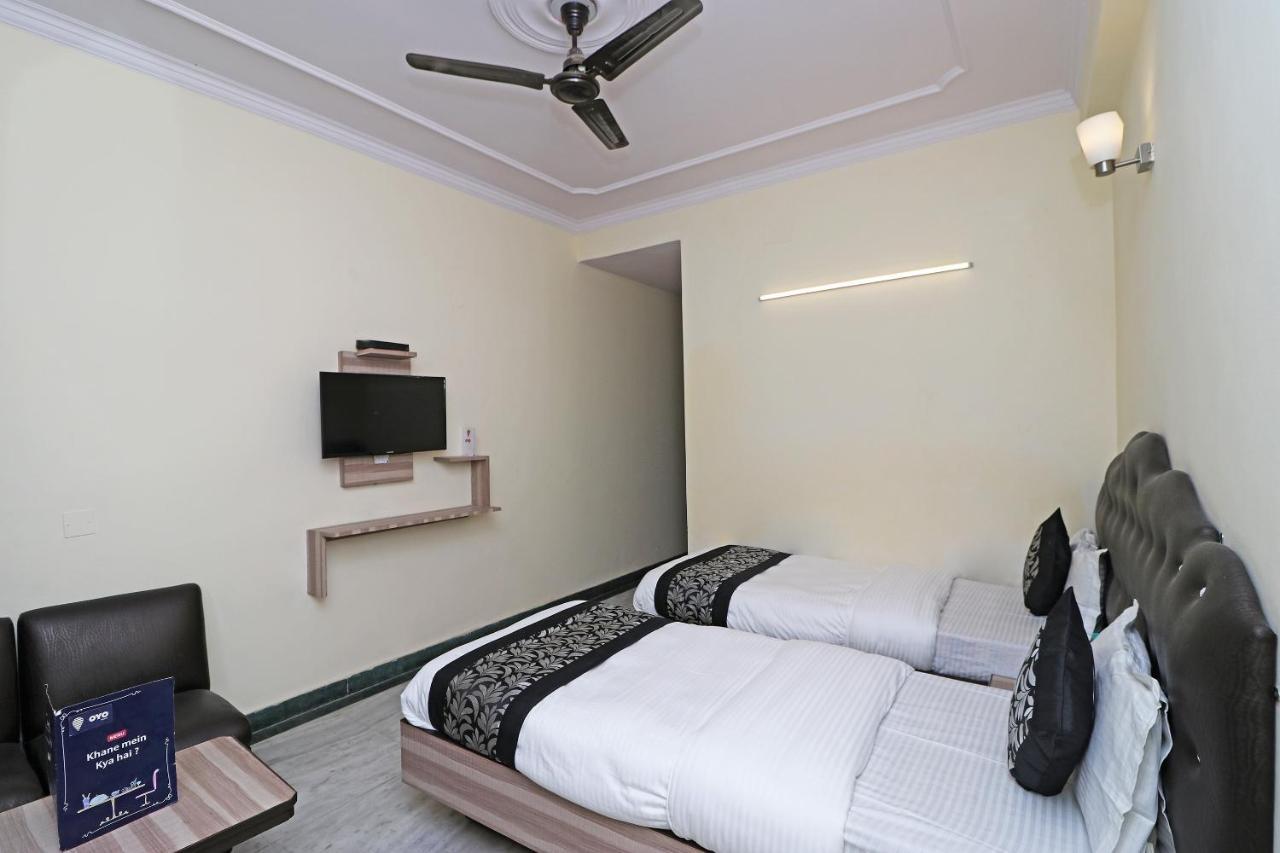 Oyo Hotel Silver Shine Near Gurudwara Shri Bangla Sahib Нью-Дели Экстерьер фото